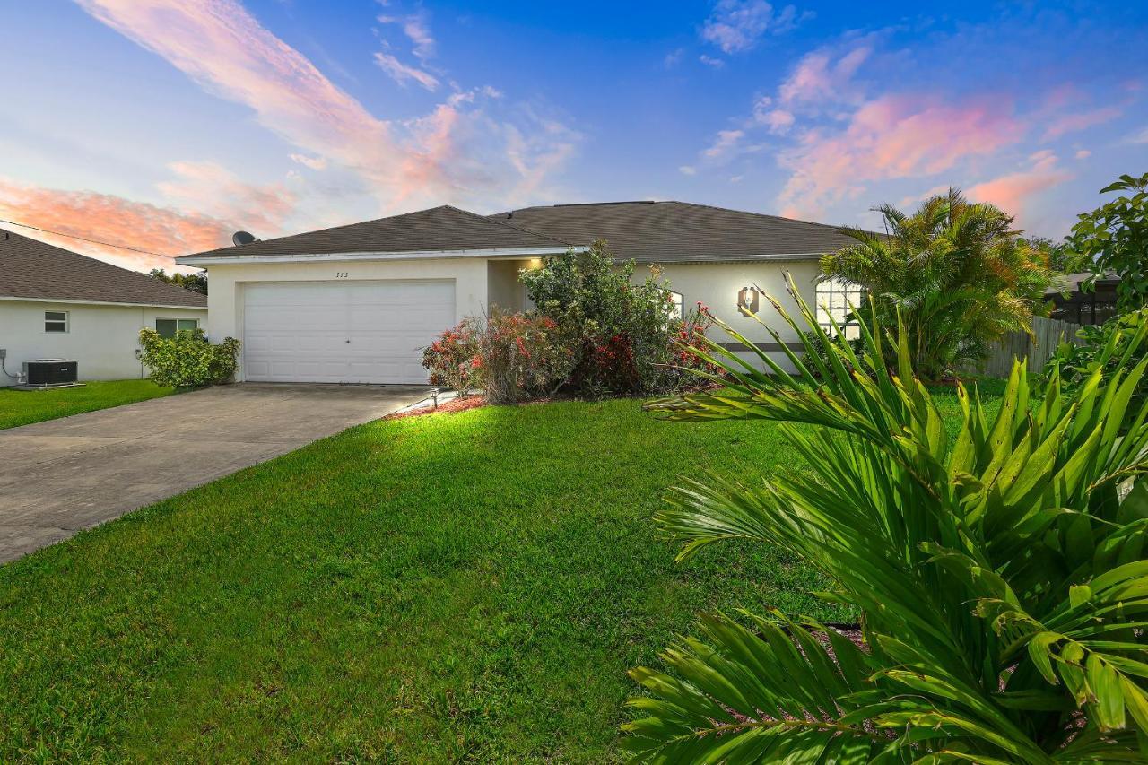 Family Vacation, Heated Pool, Wake Up To Enjoy The Sunrise - Villa Pine Island Cape Coral Bagian luar foto