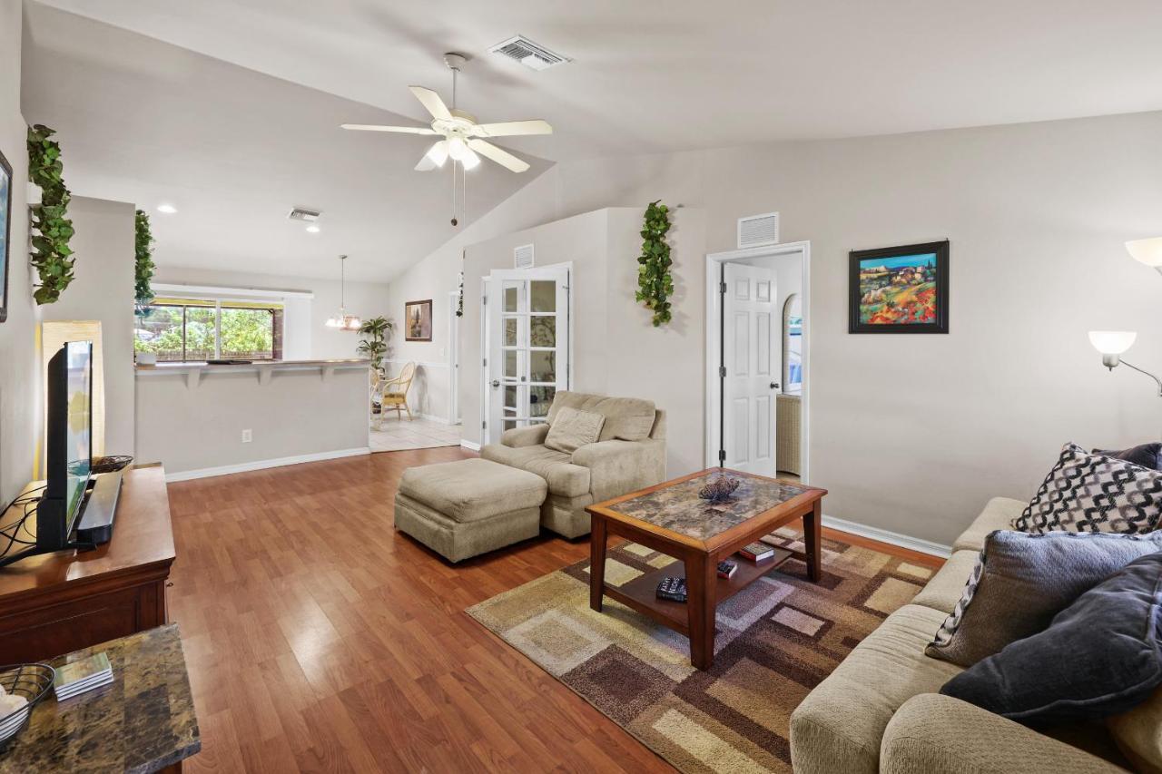 Family Vacation, Heated Pool, Wake Up To Enjoy The Sunrise - Villa Pine Island Cape Coral Bagian luar foto