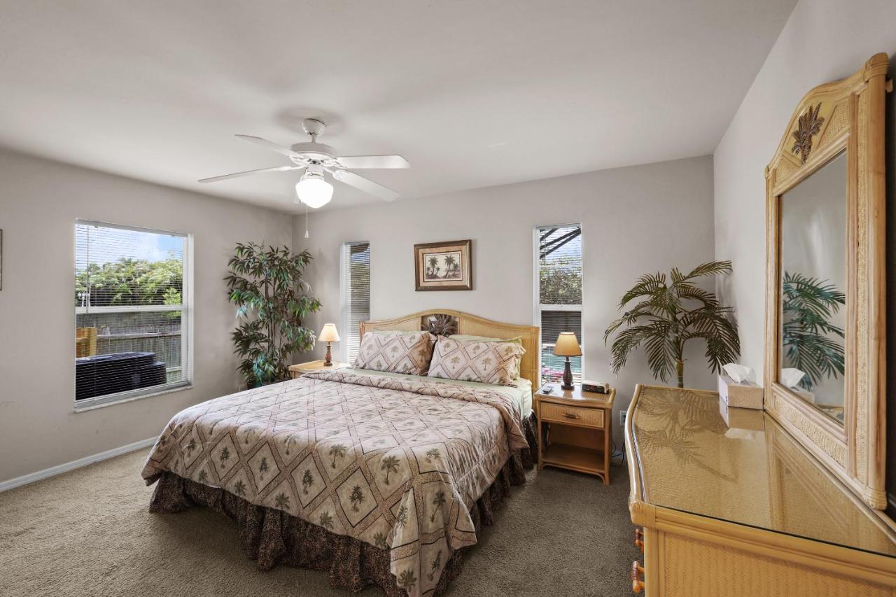Family Vacation, Heated Pool, Wake Up To Enjoy The Sunrise - Villa Pine Island Cape Coral Bagian luar foto