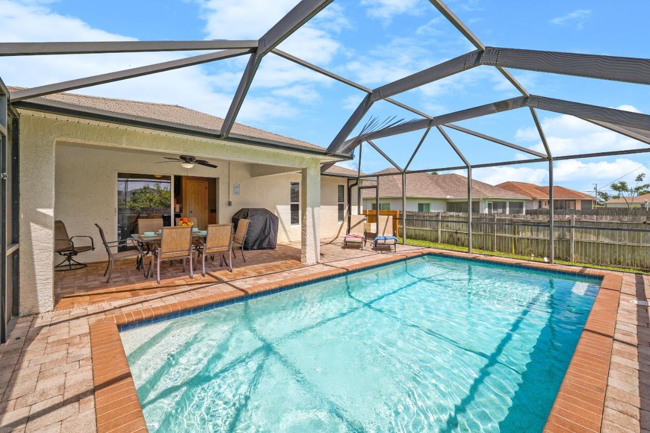 Family Vacation, Heated Pool, Wake Up To Enjoy The Sunrise - Villa Pine Island Cape Coral Bagian luar foto